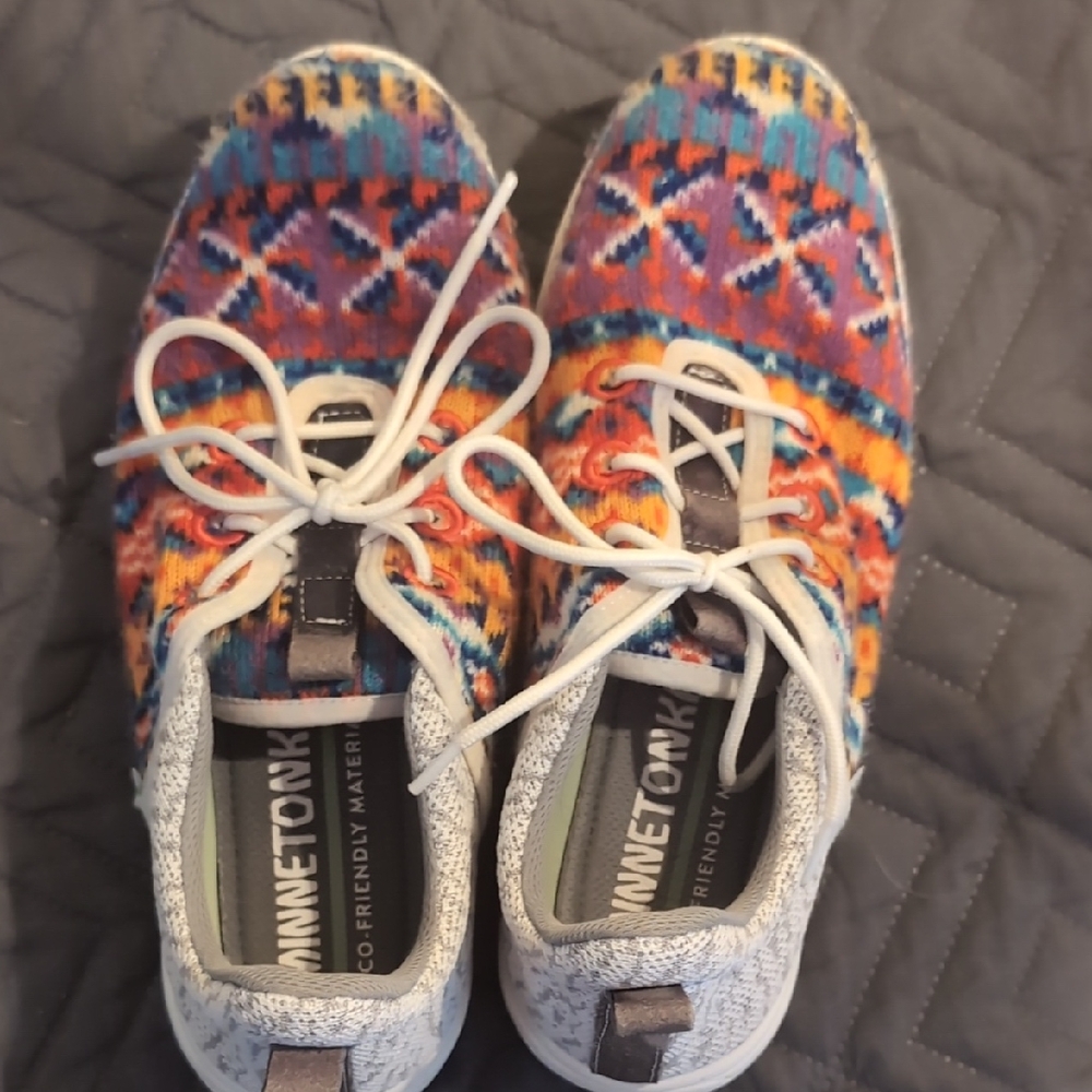 Minnetonka Orange Sunset Eco Anew Sneakers Aztec Recycled Size 7M